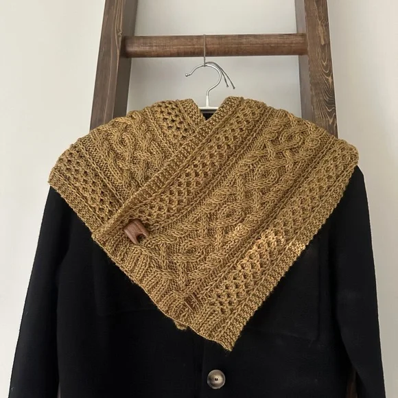 Handmade Cable Knit Wrap - Picture 3 of 8